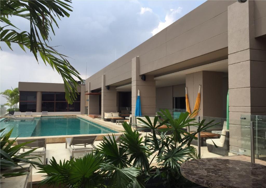 Ghl Hotel มอนเตริอา ภายนอก รูปภาพ The pool at the Embassy of the United States in Abuja