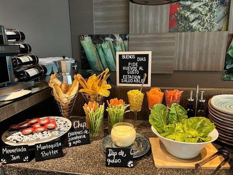 Ghl Hotel มอนเตริอา ภายนอก รูปภาพ A salad bar at a restaurant in Madrid, Spain