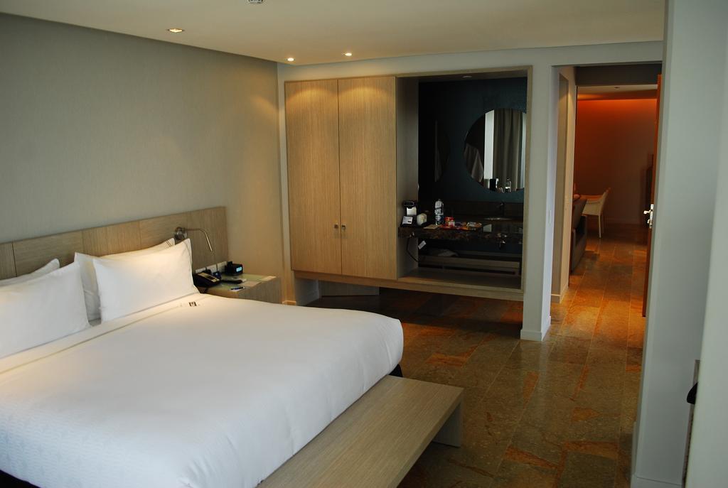 Ghl Hotel มอนเตริอา ห้อง รูปภาพ A room at the hotel