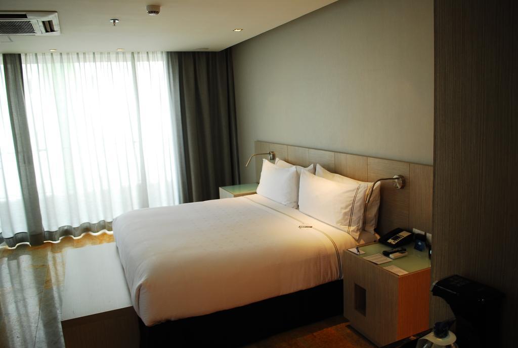 Ghl Hotel มอนเตริอา ห้อง รูปภาพ A room at the hotel
