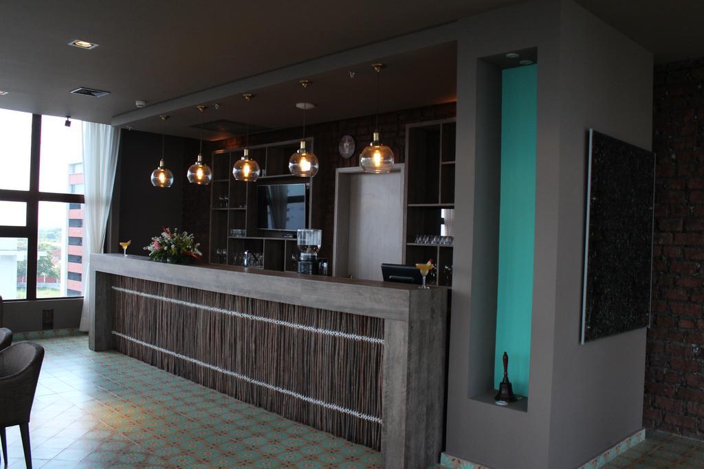Ghl Hotel มอนเตริอา ภายนอก รูปภาพ The kitchen at the 100th floor