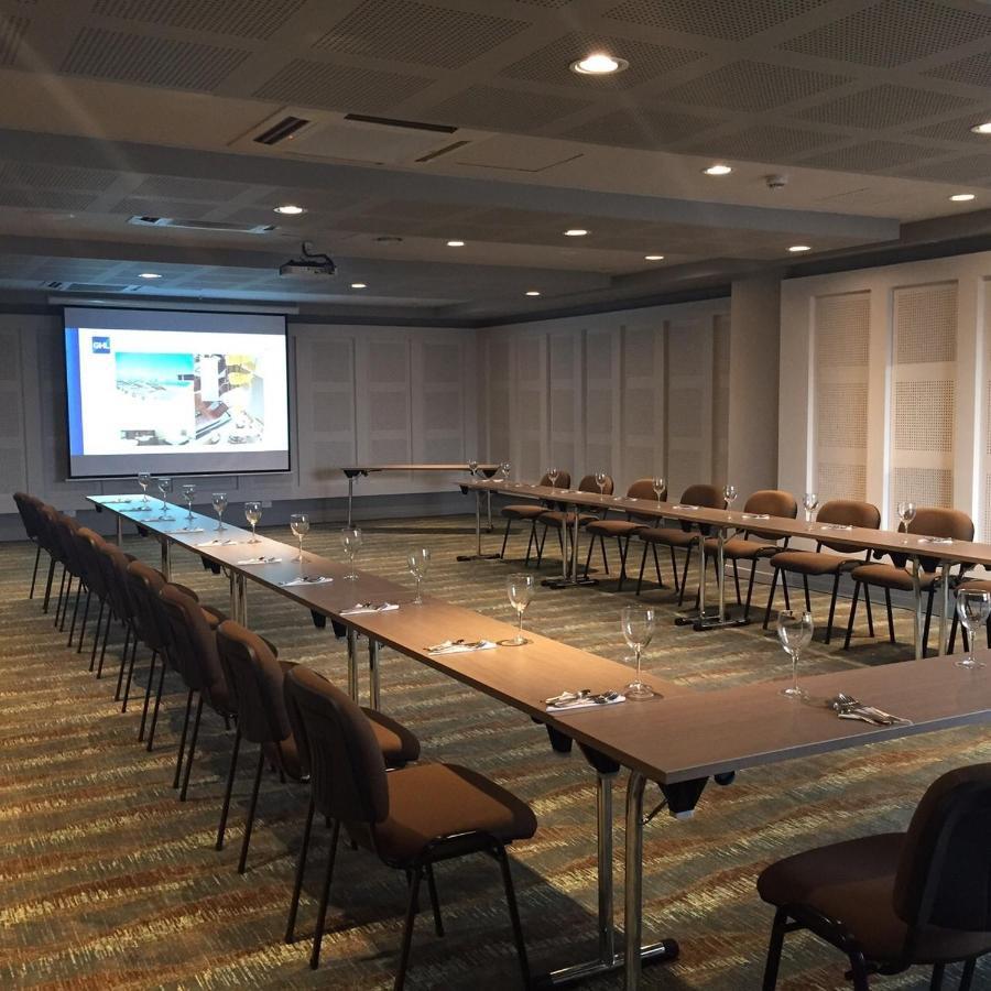 Ghl Hotel มอนเตริอา ภายนอก รูปภาพ A meeting room at the hotel
